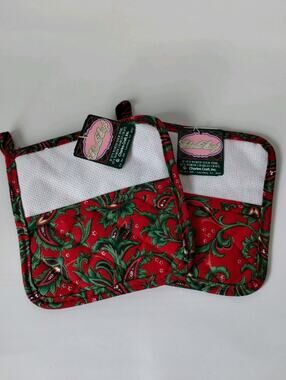 2 Charles Craft 14CT Quilted Potholders to Cross Stitch Patchwork Red Green NWT